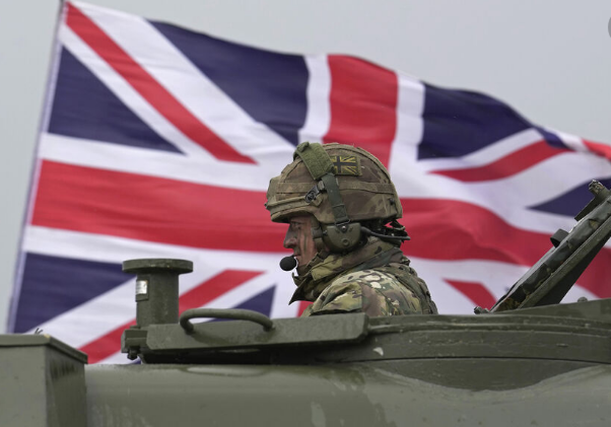 Британия допустила возможность использования военной силы против России