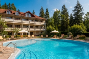 Опрос: Почти три четверти россиян предпочли бы провести отпуск в санаториях в России, вместо того чтобы отправиться на зарубежные пляжи