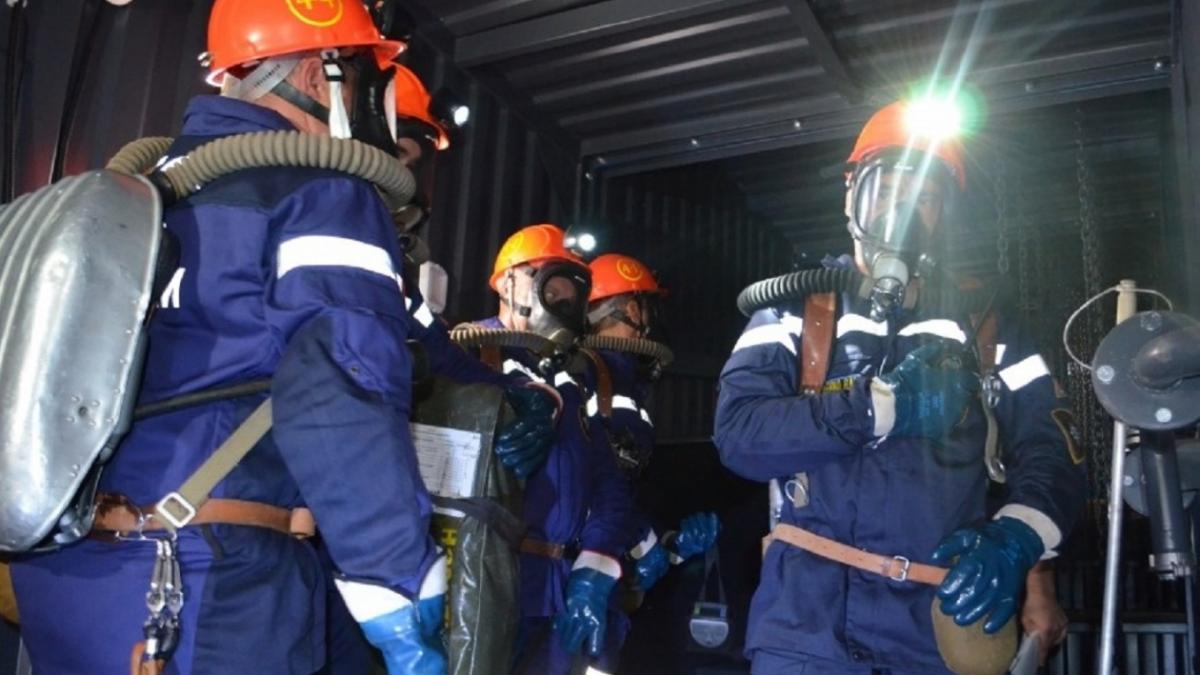 После стабилизации газовой обстановки в шахте «Листвяжная» горноспасатели продолжили поисковые работы