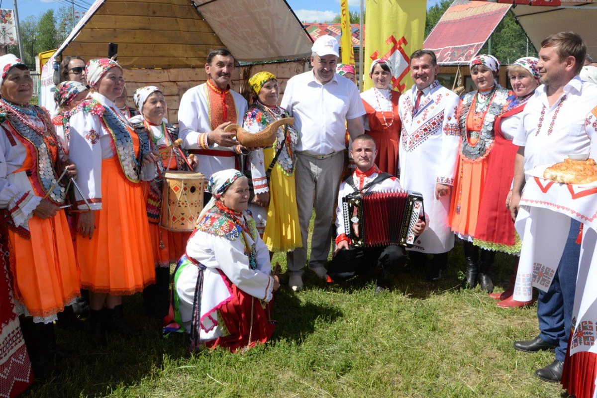 Спикер Госсовета Леонид Черкесов поздравил жителей республики со 105-м Днем Чувашии