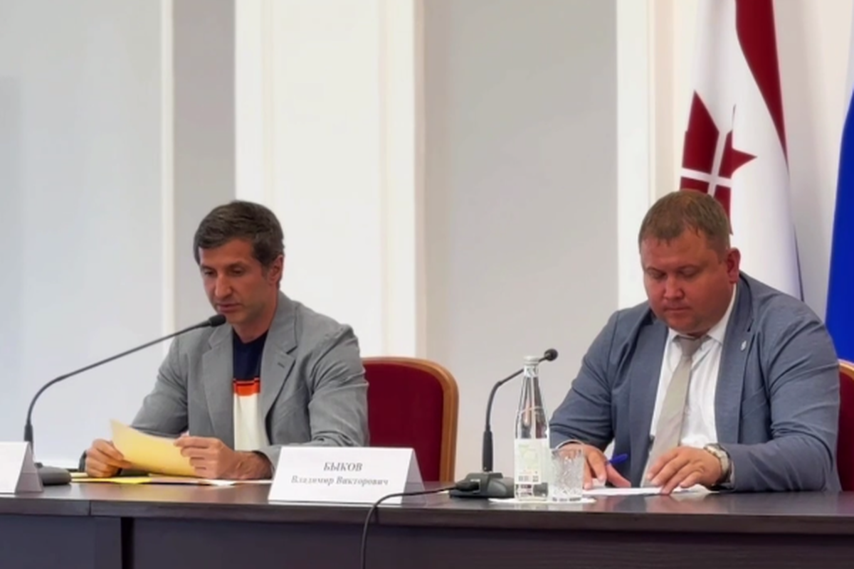 Батыр Эмеев провёл встречу с представителями управляющих компаний Саранска