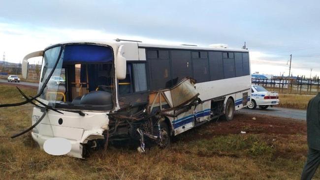 Под Оренбургом в ДТП с автобусом погибли три человека