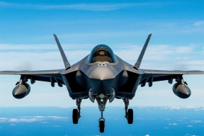 F-35 летят в Лапландию раньше срока: американские пилоты перегоняют истребители к границе с Россией