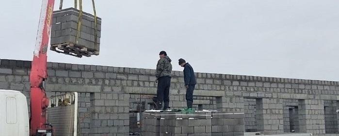 В Кызыле проверили строительство городского приюта для бездомных животных