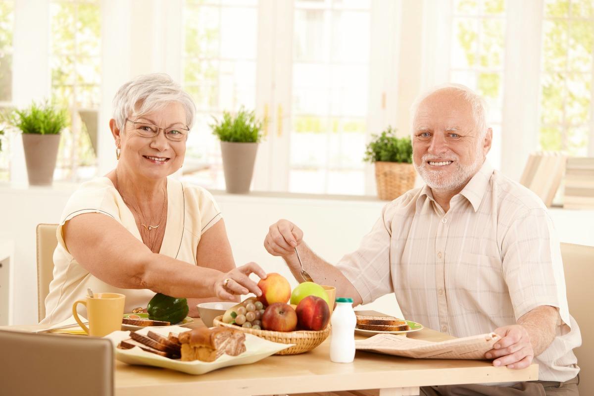 Ученые: Чтобы избежать деменции в старости нужно с молодых лет следить за питанием