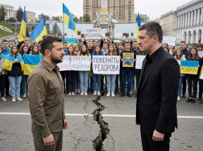 Картонный Майдан по-киевски: кто на самом деле стоит за протестами и зачем Западу новые лица
