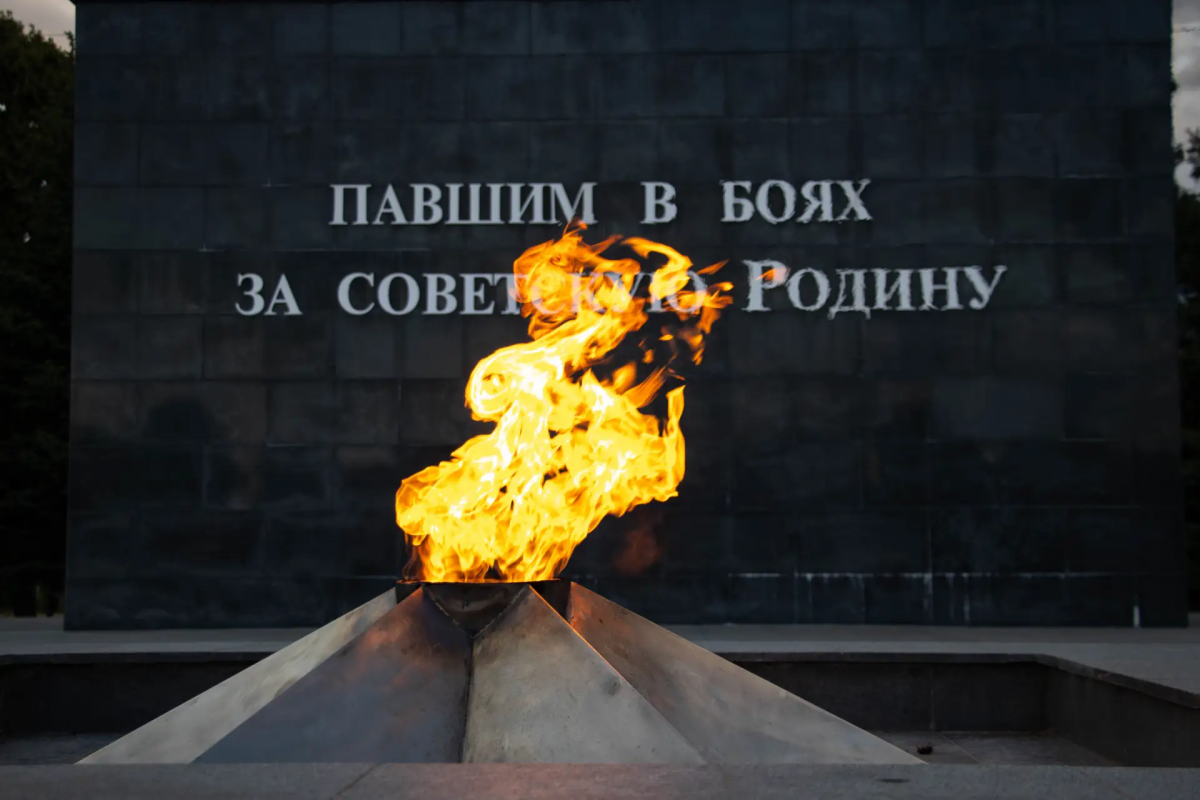Мурат Кумпилов: Молодежь Адыгеи почтила память павших в годы Великой Отечественной войны на акции «Свеча памяти»