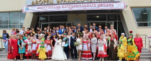 Во время фестиваля национальных свадеб в Самарской области 1120 пар вступят в брак