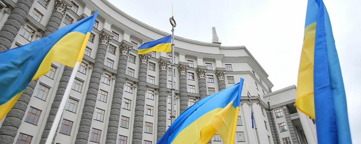 Украина в 2023 году должна будет выплатить почти $18 миллиардов госдолга
