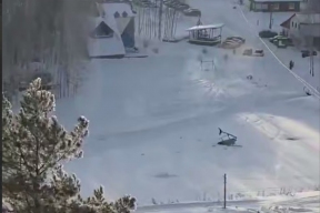 В Пермском крае вертолёт зацепился за тросы фуникулёра, пилоты погибли