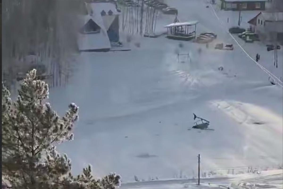 В Пермском крае вертолёт зацепился за тросы фуникулёра, пилоты погибли