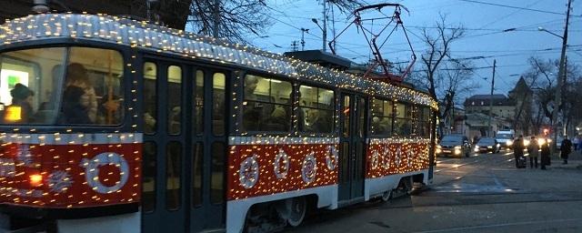 В Волгограде на линию выйдут по-новогоднему украшенные трамваи