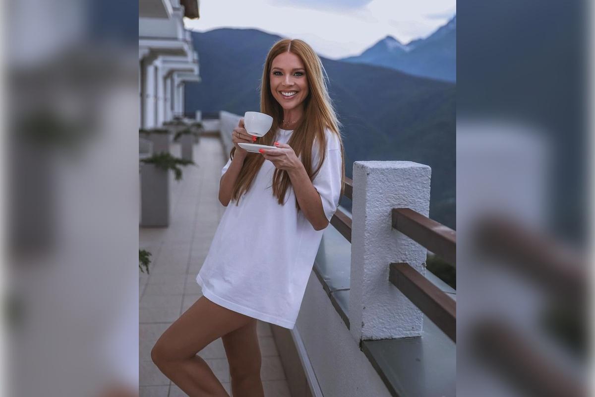 Певица Наталья Подольская показала на фото свои стройные ноги