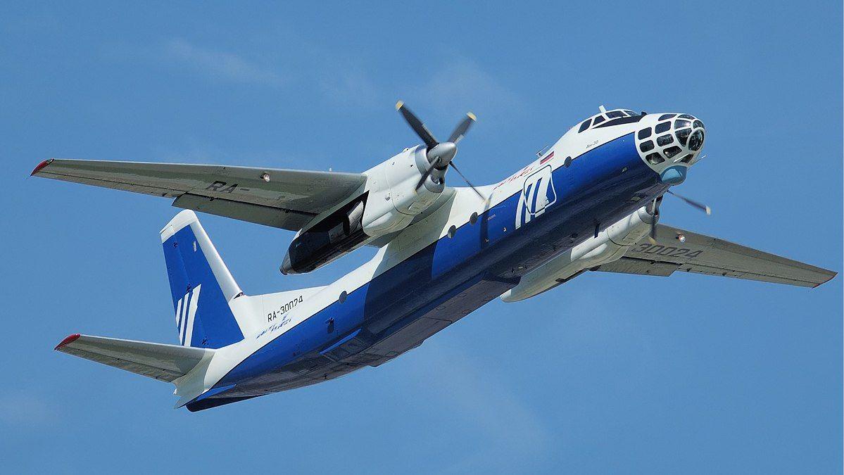 Пропавший в Якутии самолет Ан-30М выполнял коммерческий рейс, на борту было пять человек