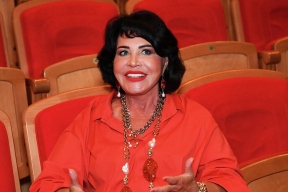 Бабкина рассказала, что сильно поранила руку и ногу во время юбилейного концерта