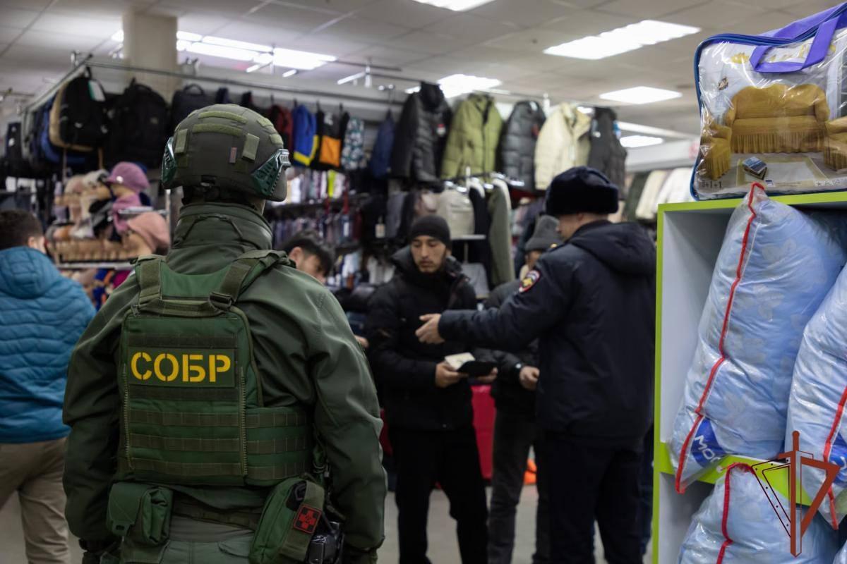 В новосибирских кафе на левом берегу прошли рейды по выявлению нелегальных мигрантов