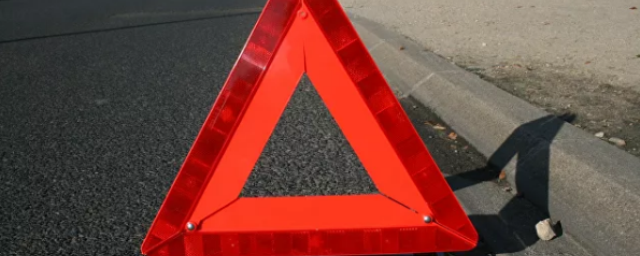 В Ростове-на-Дону два человека пострадали при столкновении автобуса с иномаркой