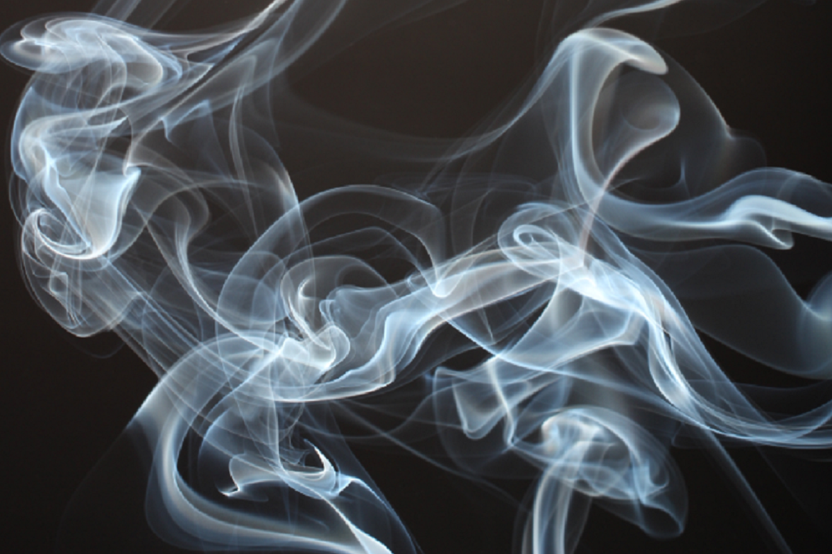 Ученые заявили, что пассивное курение может вызвать мерцательную аритмию