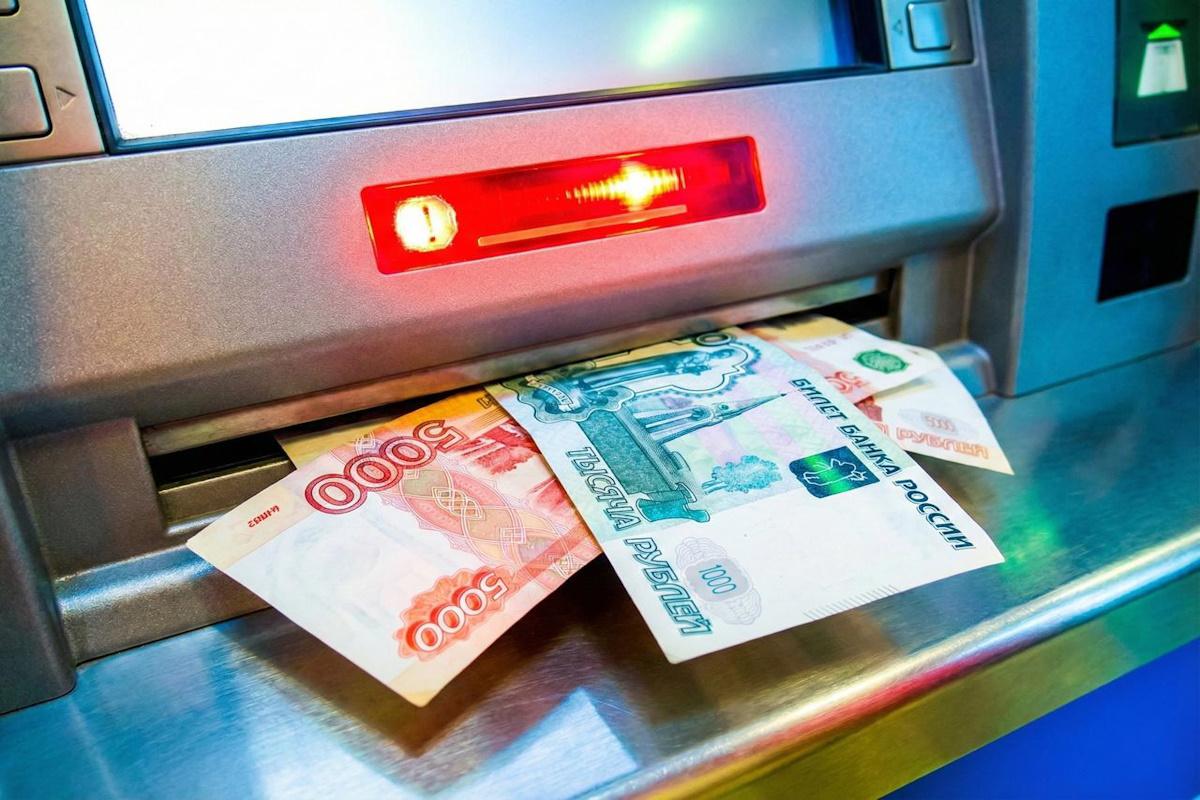 ЯНАО вошел в топ-3 регионов со средней зарплатой свыше 200 тысяч рублей