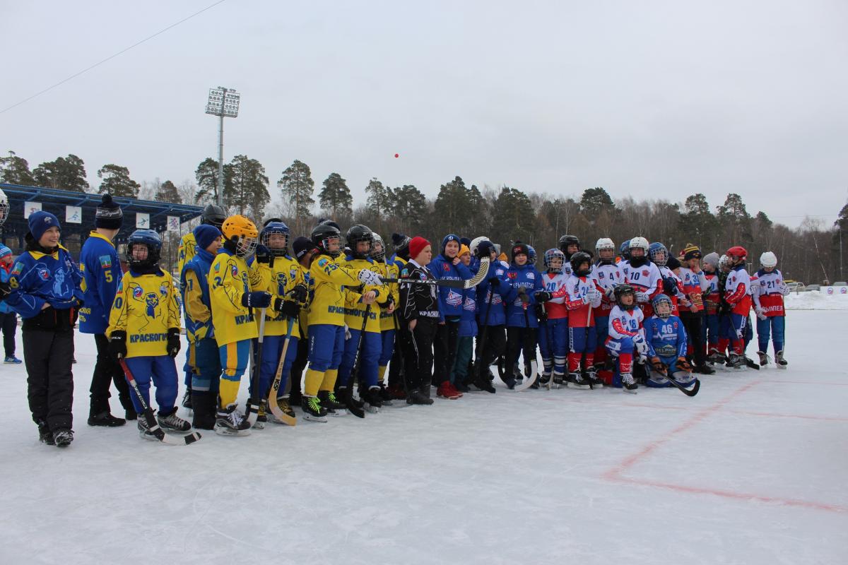 В Красногорске в рамках закрытия сезона состоялся турнир по хоккею с мячом им. Солодова