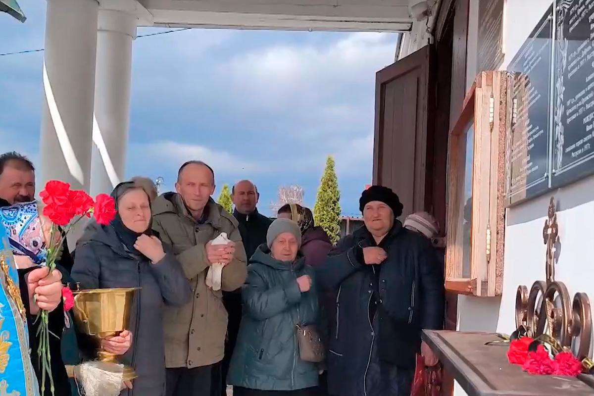 На стене храма в Орловской области появились имена служителей, переживших гонения