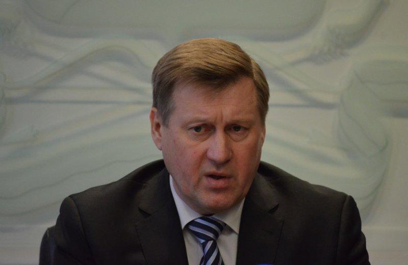 Новосибирские депутаты не смогли вынести выговор мэру Локтю за плохие дороги