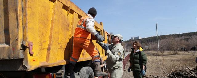 Более 12 тысяч жителей Иркутска приняли участие в общегородском субботнике