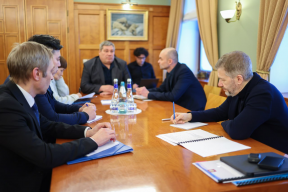 Владислав Кузнецов: Чукотский АО продолжит поддержку традиционных отраслей, оленеводов и морзверобоев региона