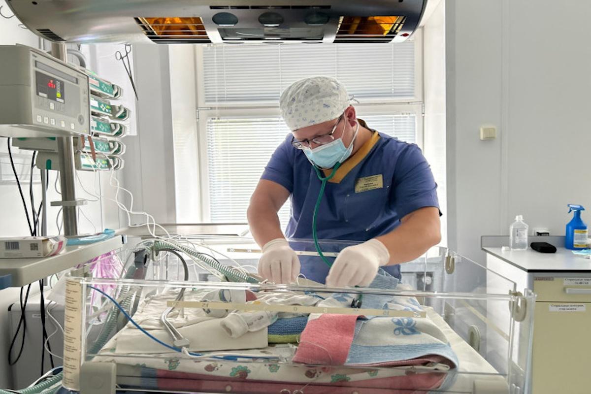 В вологодском перинатальном центре оказывают экстренную помощь новорождённым из Великого Устюга