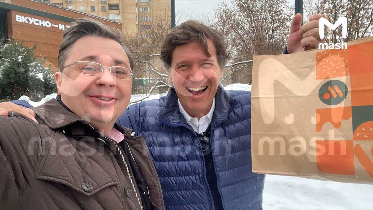 Карлсон и точка! Два двойных чизбургера и осмотр Ашана: чем занимался в Москве известный телеведущий после интервью с Путиным