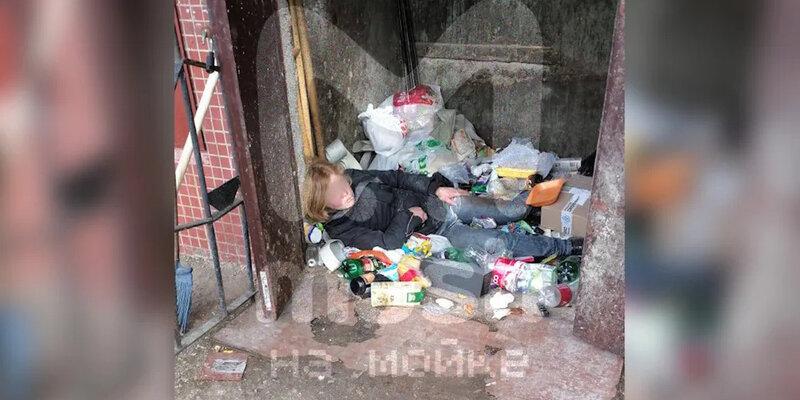 В Ленинградской области мужчина столкнул гостью в мусоропровод