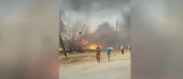 В поселке Сосьва Свердловской области локализовали пожар на девяти тысячах квадратных метров