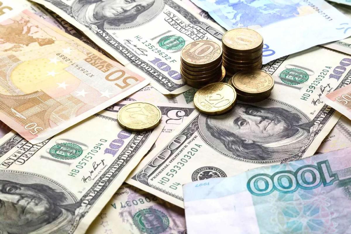Финансист Тузов: Реальный курс доллара к рублю составляет 74 рубля за доллар