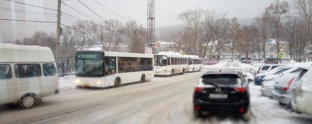 В Барнауле могут сменить несколько перевозчиков за грубое нарушение графика движения транспорта