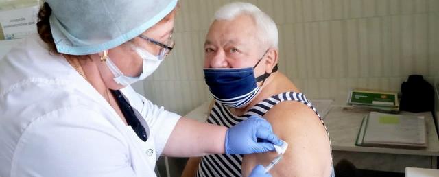 Вакцинация – безопасна и эффективна: Борис Клюев рассказал, как прививка спасла его от осложнений коронавируса