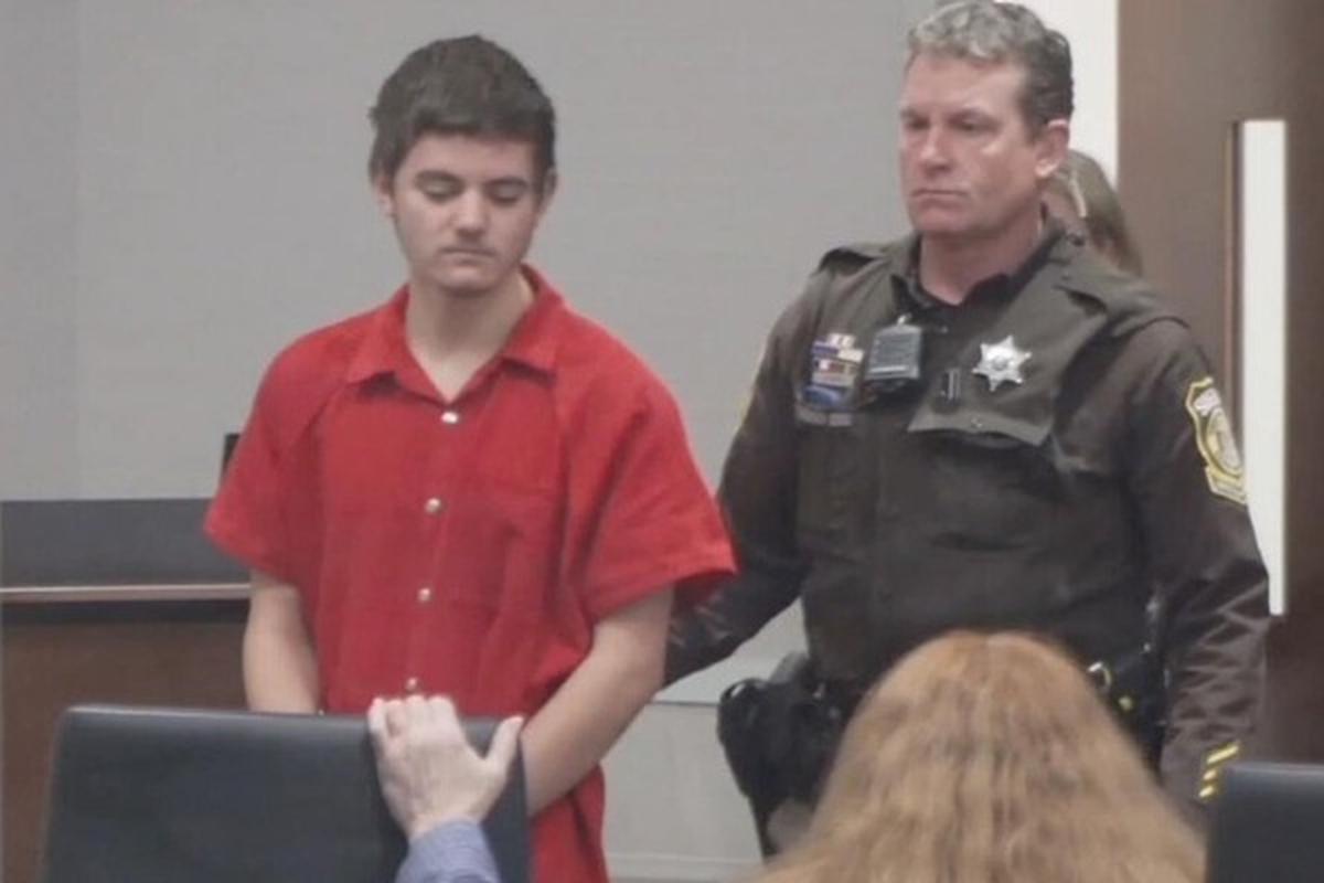 Подросток, расстрелявший родителей в США, планировал убить Трампа и сбежать на Украину