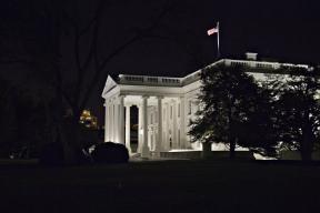 Миршаймер предупредил Европу: США могут просто сдать старый свет