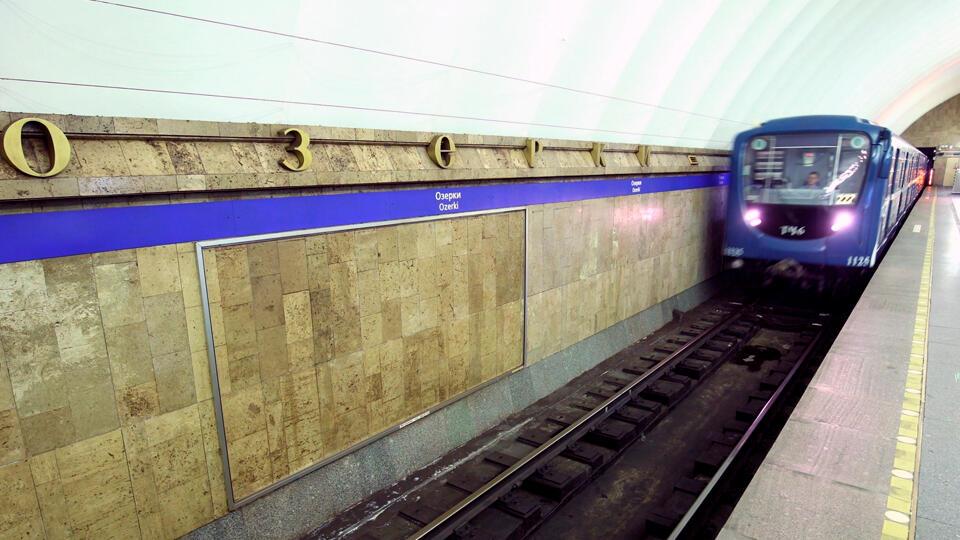 Движение по второй линии петербургского метро восстановили после ЧП на станции «Озерки»