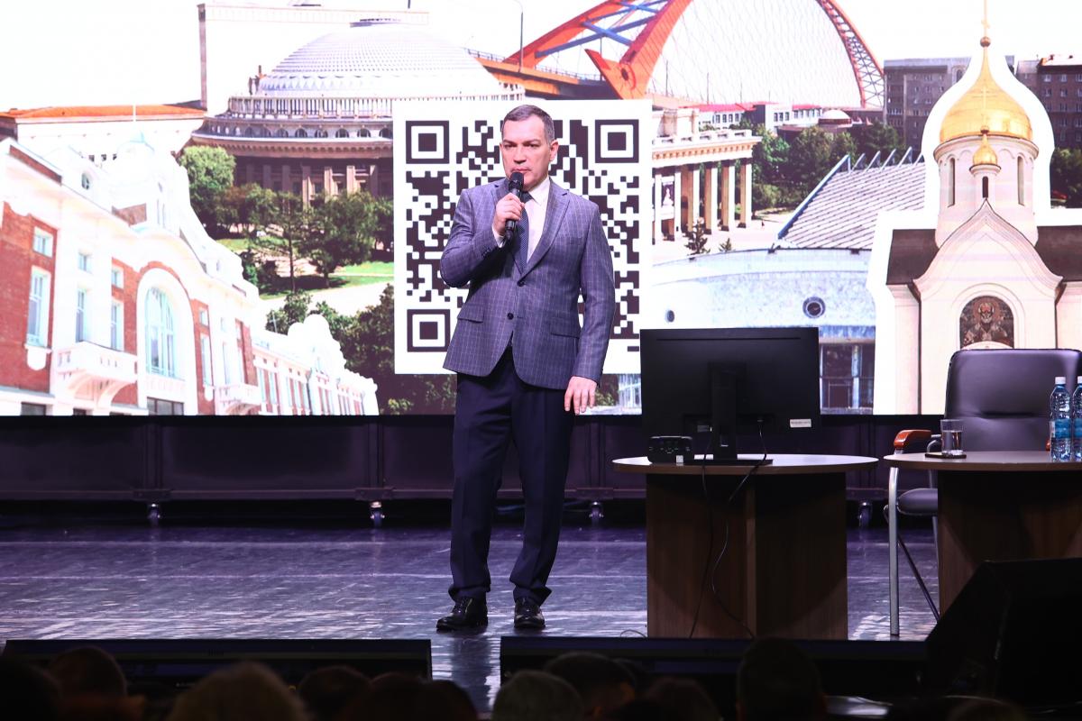 Продление Красного проспекта, новые скверы и строительство бассейна: Мэр Новосибирска Максим Кудрявцев обсудил с жителями Калининки грядущие изменения