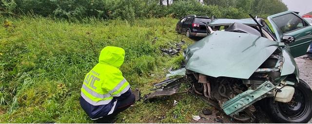 В лобовом ДТП под Нижним Тагилом один человек погиб, трое пострадали