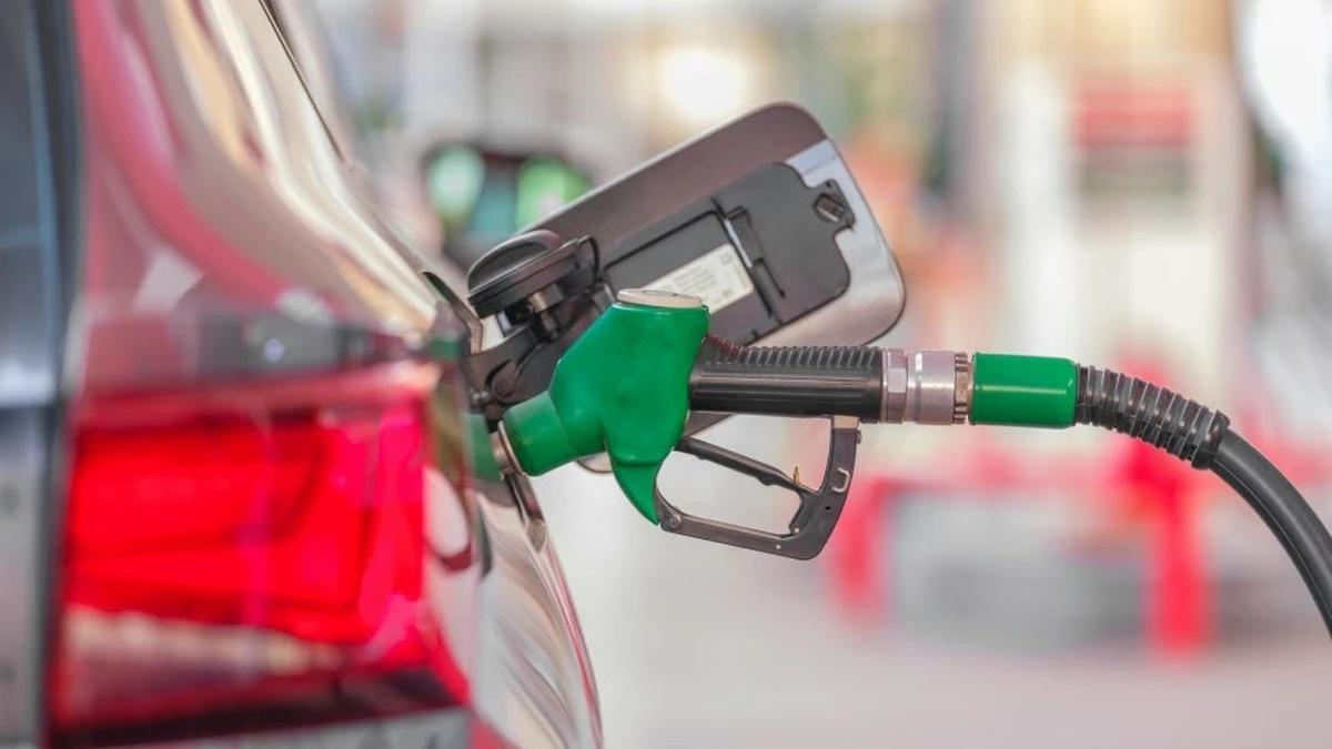 В Бурятии предложили ввести возрастное ограничение на продажу бензина