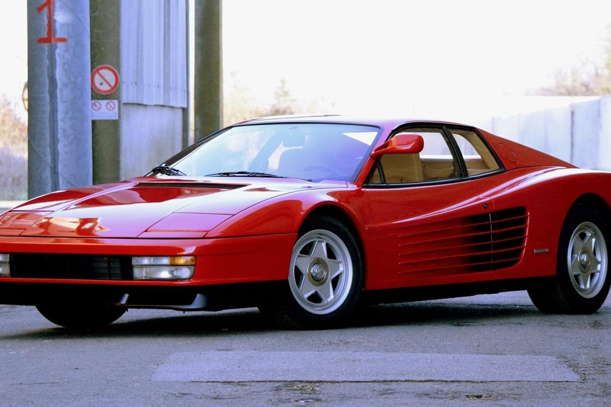 Суперкар Ferrari Testarossa оценили в 25 млн рублей