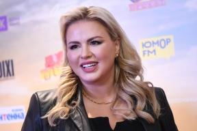 Возлюбленный подарил Анне Семенович кольцо по цене автомобиля