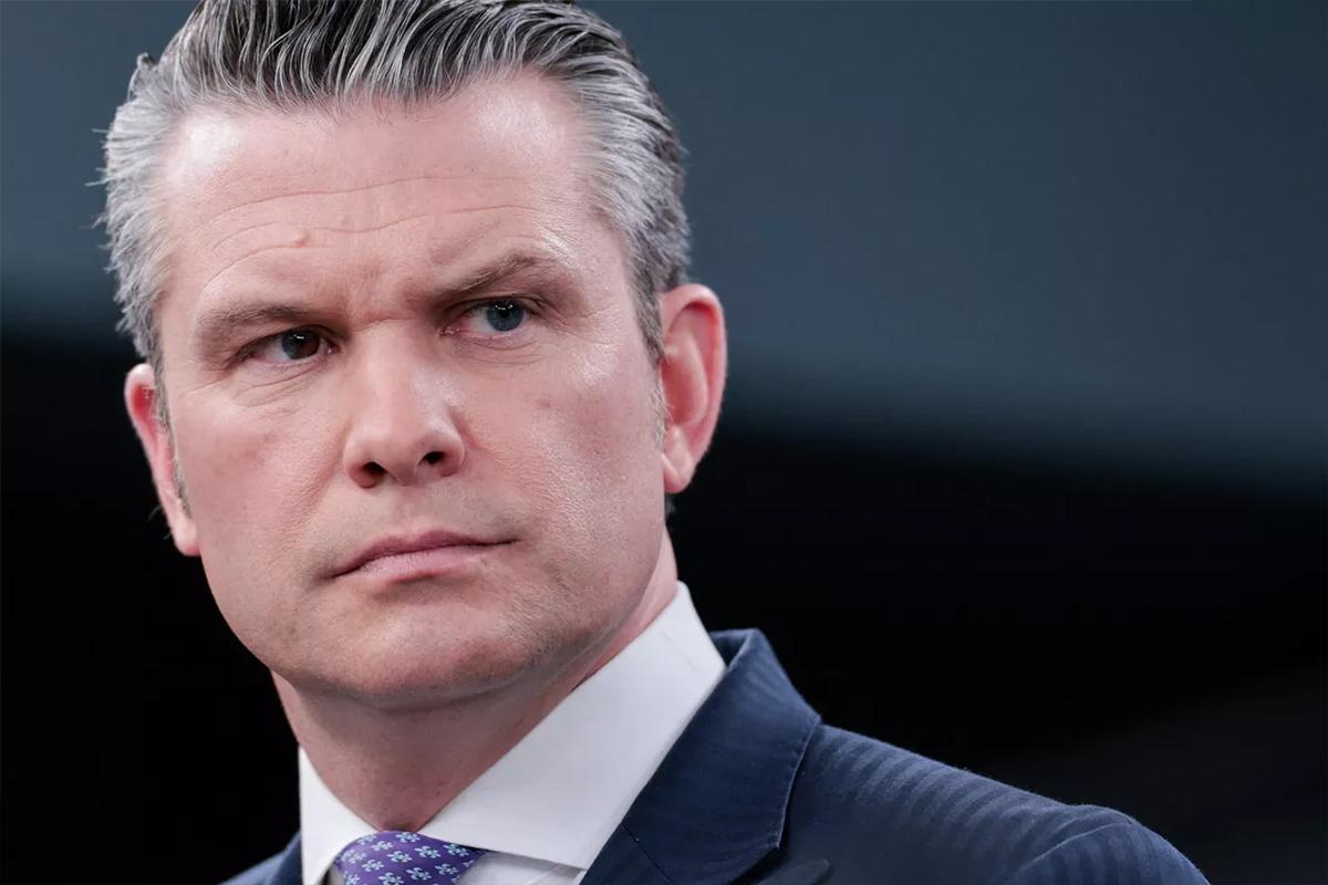 Time раскрыл панику Хегсета после массированного удара Ирана