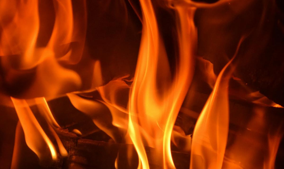 Из горящего дома в Мордовии спасли 7 человек