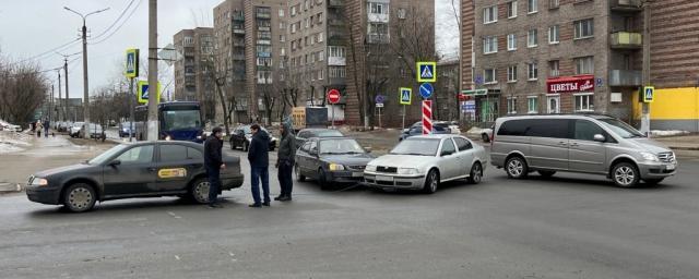 В Череповце установят светофор на перекрестке бульвара Доменщиков и проспекта Строителей