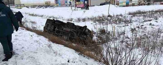 В Ставропольском крае перевернулся автобус с вахтовиками