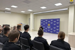 Спикер Херсонской облдумы Татьяна Томилина провела экскурсию и рассказала о работе парламента активистам «Движения Первых»
