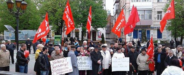 В Виннице националисты атаковали участников первомайского митинга