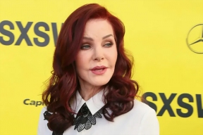 Присцилла Пресли зарабатывает на встречах с фанатами, чтобы погасить долги